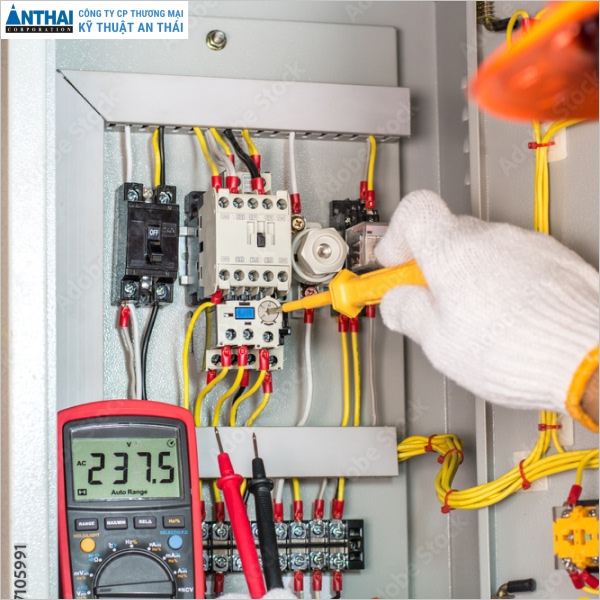 Cần đảm bảo rơ le nhiệt phù hợp với điện áp nguồn